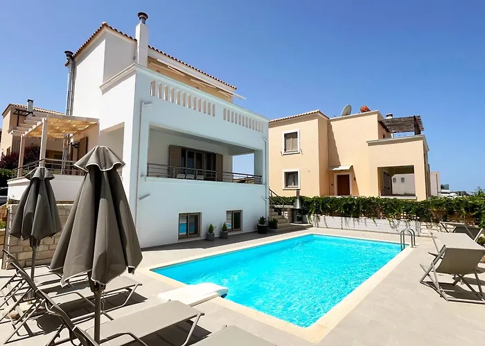 Villa Gagra - Villa With Private Pool, Air Con And Heating