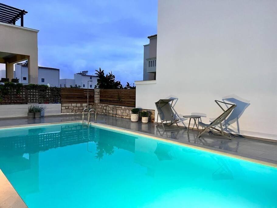Villa Gagra - With Private Pool, Air Con And Heating *