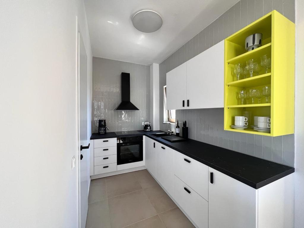 Villa Gagra - With Private Pool, Air Con And Heating *
